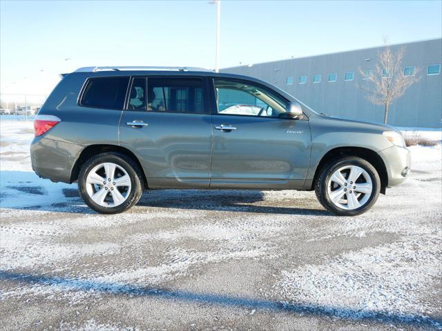 used 2009 Toyota Highlander car, priced at $9,899