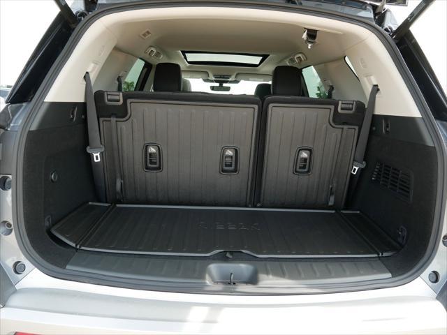 new 2025 Nissan Pathfinder car, priced at $49,925