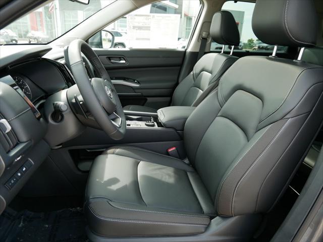 new 2025 Nissan Pathfinder car, priced at $49,925