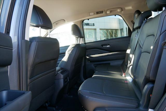 new 2025 Nissan Pathfinder car, priced at $45,170