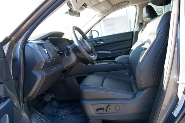 new 2025 Nissan Pathfinder car, priced at $45,170