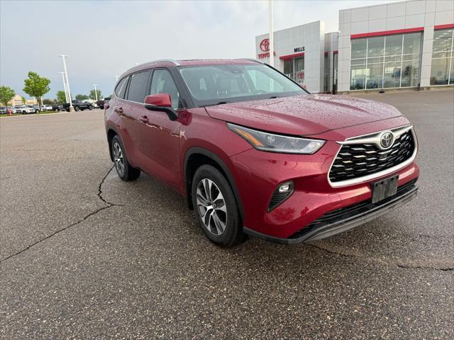 used 2021 Toyota Highlander car, priced at $29,025