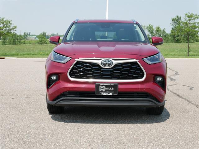 used 2021 Toyota Highlander car, priced at $29,025