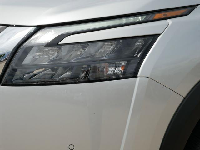 new 2025 Nissan Pathfinder car, priced at $49,555