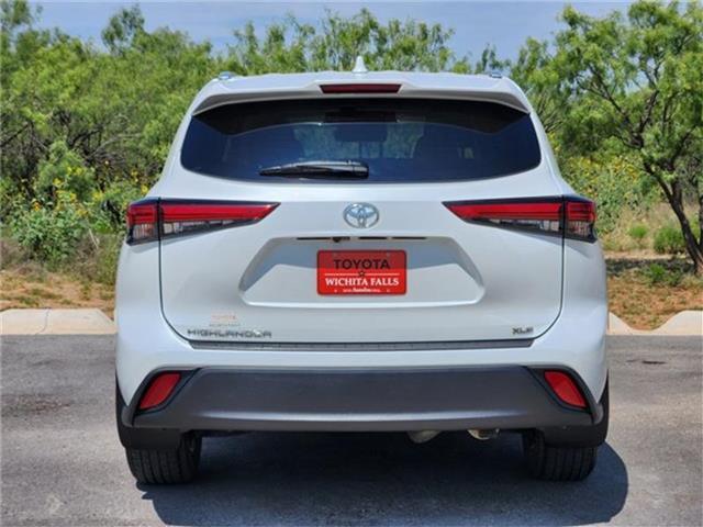 used 2022 Toyota Highlander car, priced at $38,341