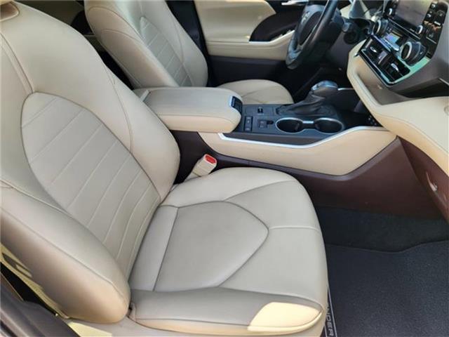 used 2022 Toyota Highlander car, priced at $38,341