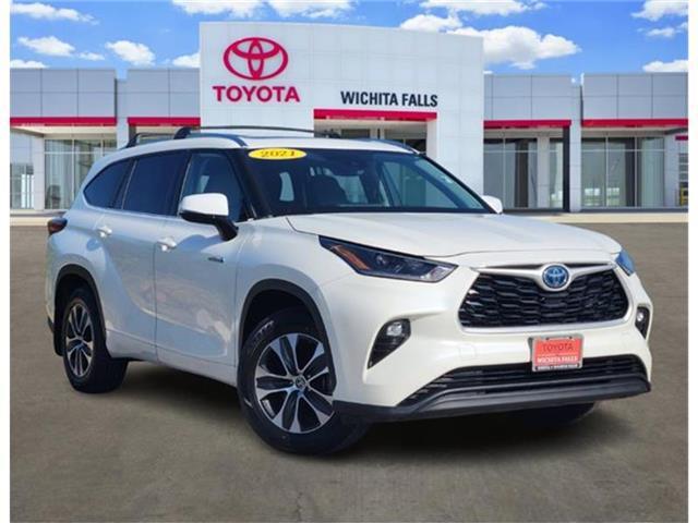 used 2021 Toyota Highlander Hybrid car, priced at $35,898