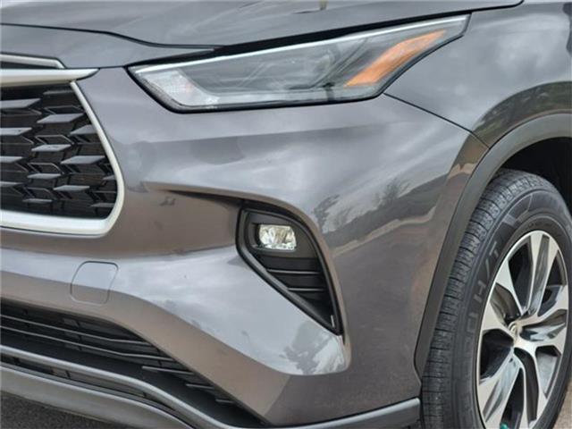 used 2023 Toyota Highlander car, priced at $37,133