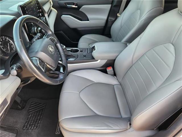 used 2021 Toyota Highlander car, priced at $28,672