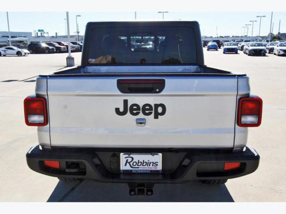 used 2022 Jeep Gladiator car, priced at $31,507