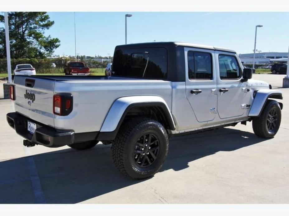 used 2022 Jeep Gladiator car, priced at $31,507