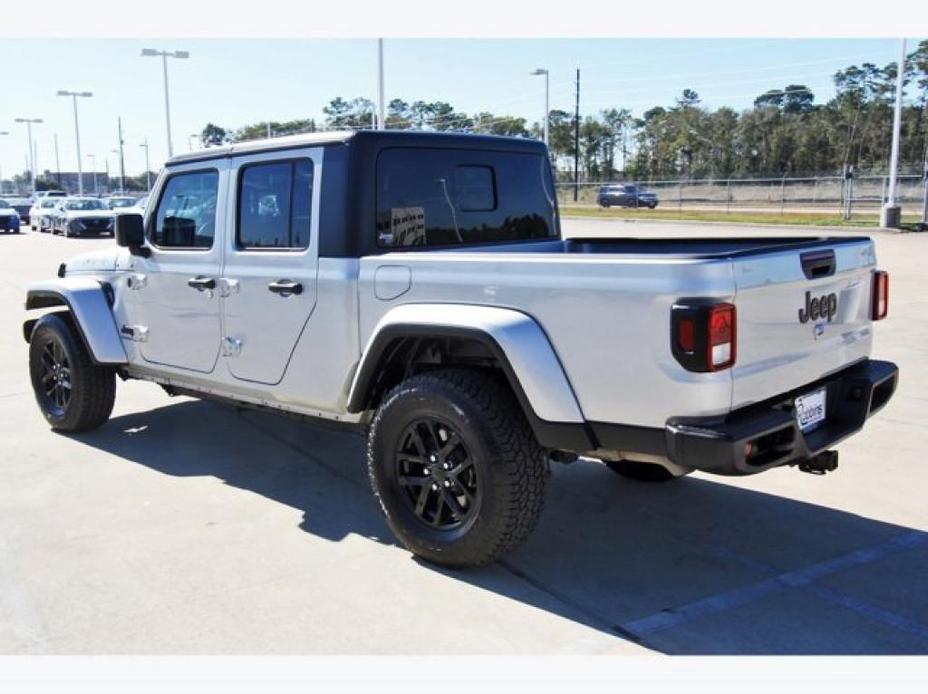 used 2022 Jeep Gladiator car, priced at $31,507