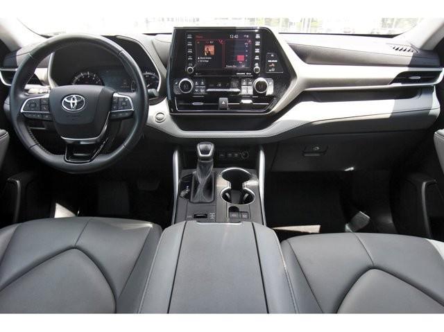 used 2021 Toyota Highlander car, priced at $28,999