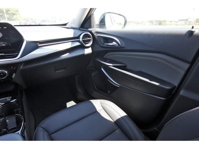 used 2025 Chevrolet Trax car, priced at $24,999