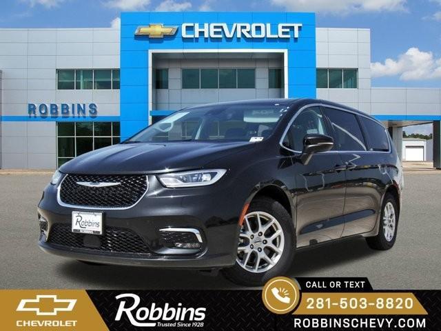 used 2023 Chrysler Pacifica car, priced at $22,999