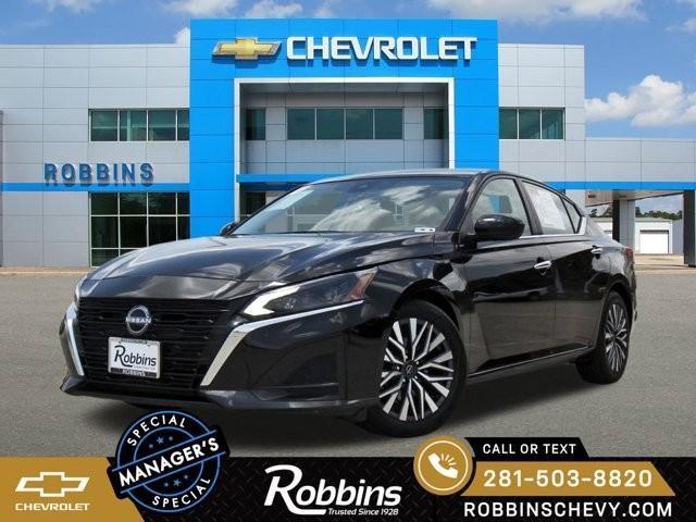 used 2023 Nissan Altima car, priced at $17,999