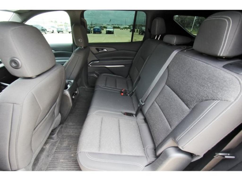 used 2024 Chevrolet Traverse car, priced at $37,999