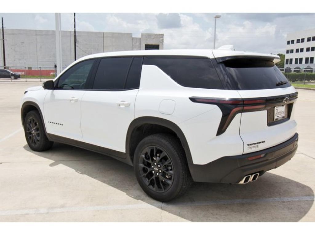 used 2024 Chevrolet Traverse car, priced at $37,999