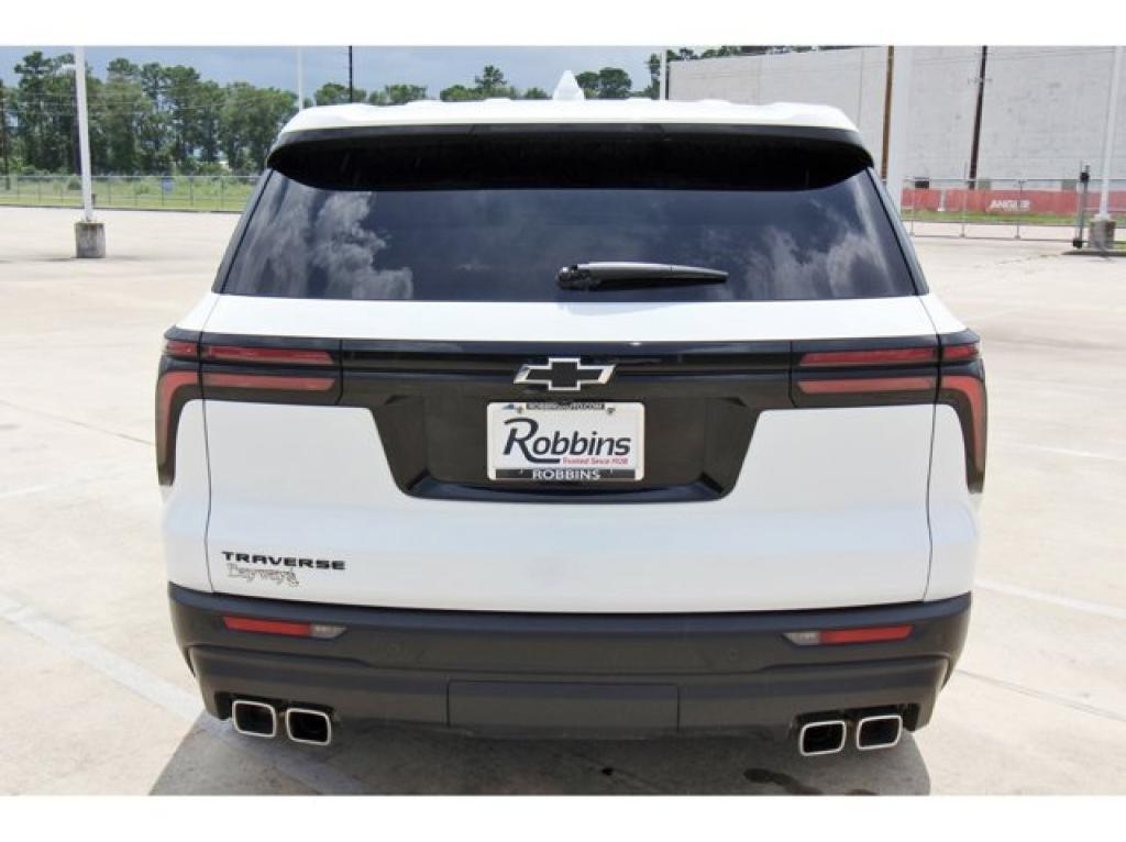 used 2024 Chevrolet Traverse car, priced at $37,999