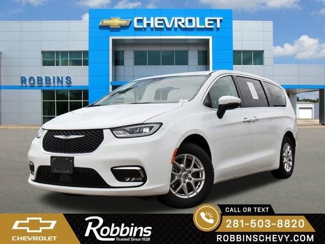used 2023 Chrysler Pacifica car, priced at $23,999