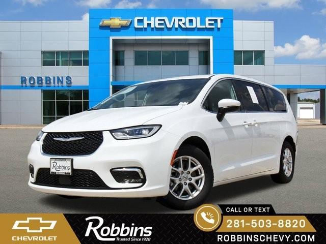 used 2023 Chrysler Pacifica car, priced at $22,999