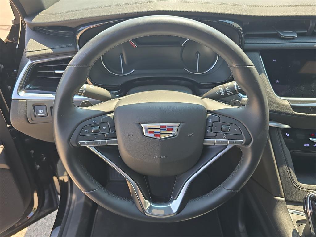 used 2022 Cadillac XT6 car, priced at $34,509