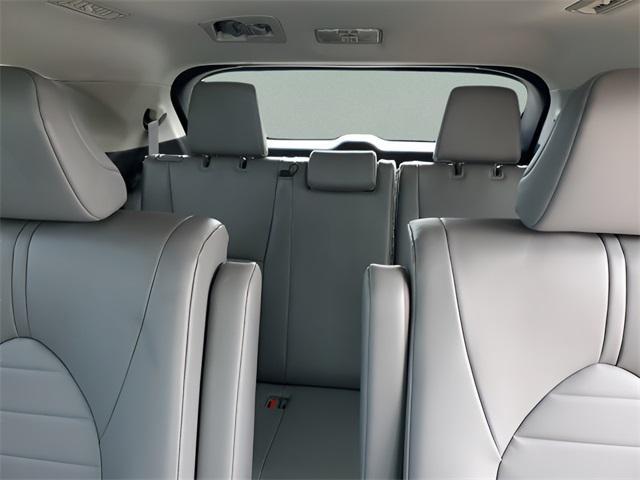 used 2022 Toyota Highlander car, priced at $31,497