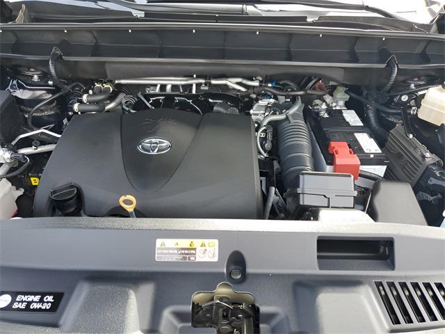 used 2022 Toyota Highlander car, priced at $31,497
