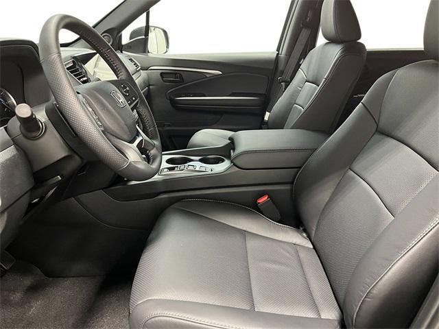 new 2025 Honda Passport car, priced at $42,977