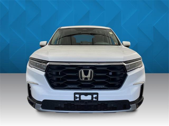 new 2025 Honda Pilot car, priced at $48,180