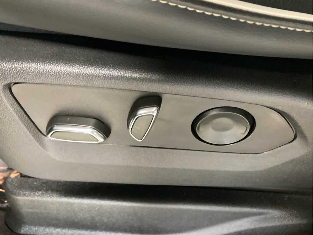 used 2022 Cadillac Escalade ESV car, priced at $68,888