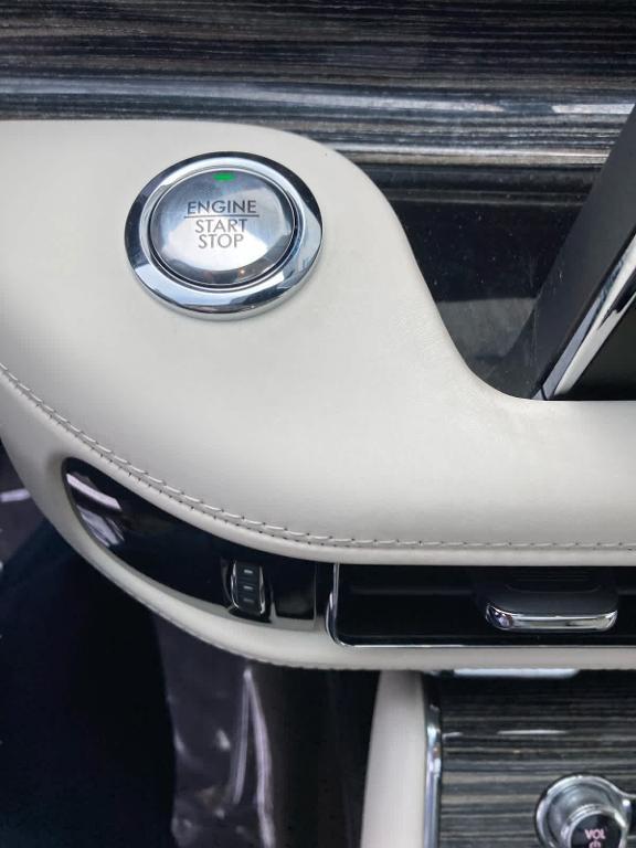 used 2020 Lincoln Aviator car, priced at $39,998