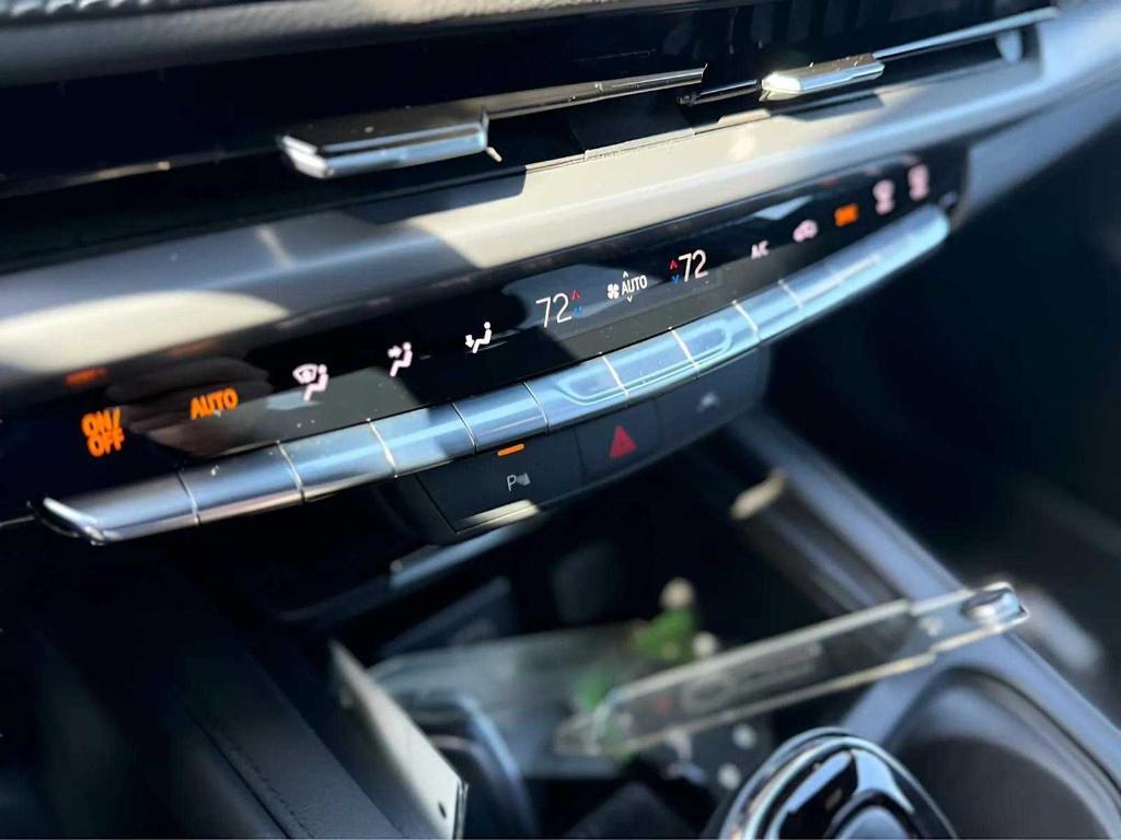 used 2024 Cadillac XT4 car, priced at $37,977