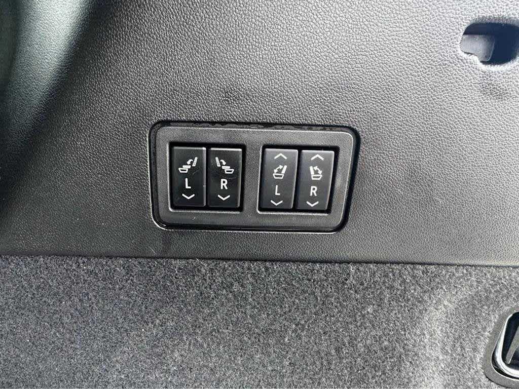 used 2024 Cadillac XT6 car, priced at $56,700