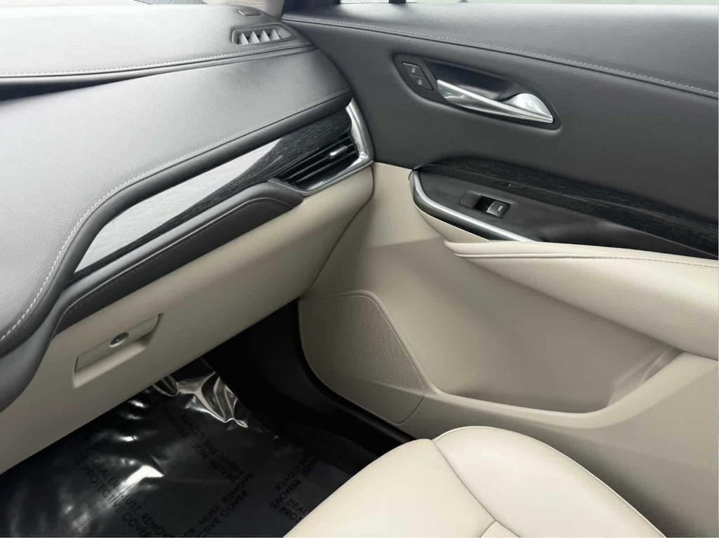 used 2022 Cadillac XT4 car, priced at $32,989