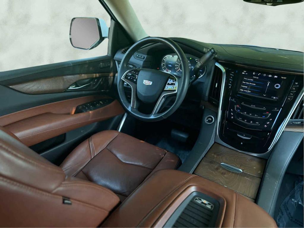 used 2020 Cadillac Escalade car, priced at $45,998