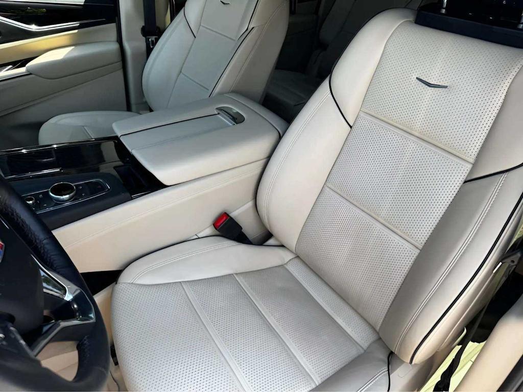 used 2023 Cadillac Escalade ESV car, priced at $81,998