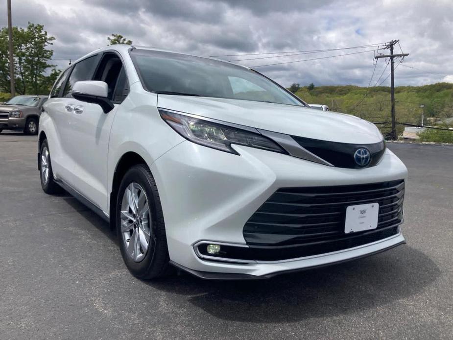 used 2022 Toyota Sienna car, priced at $39,998