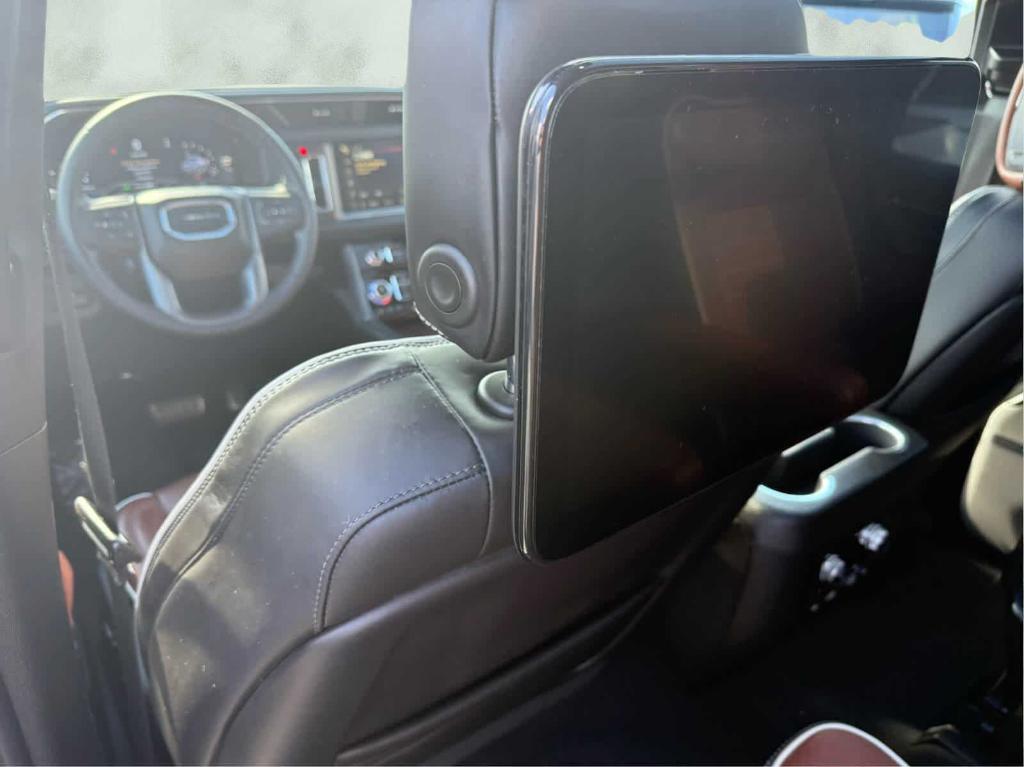used 2024 GMC Yukon car, priced at $88,998