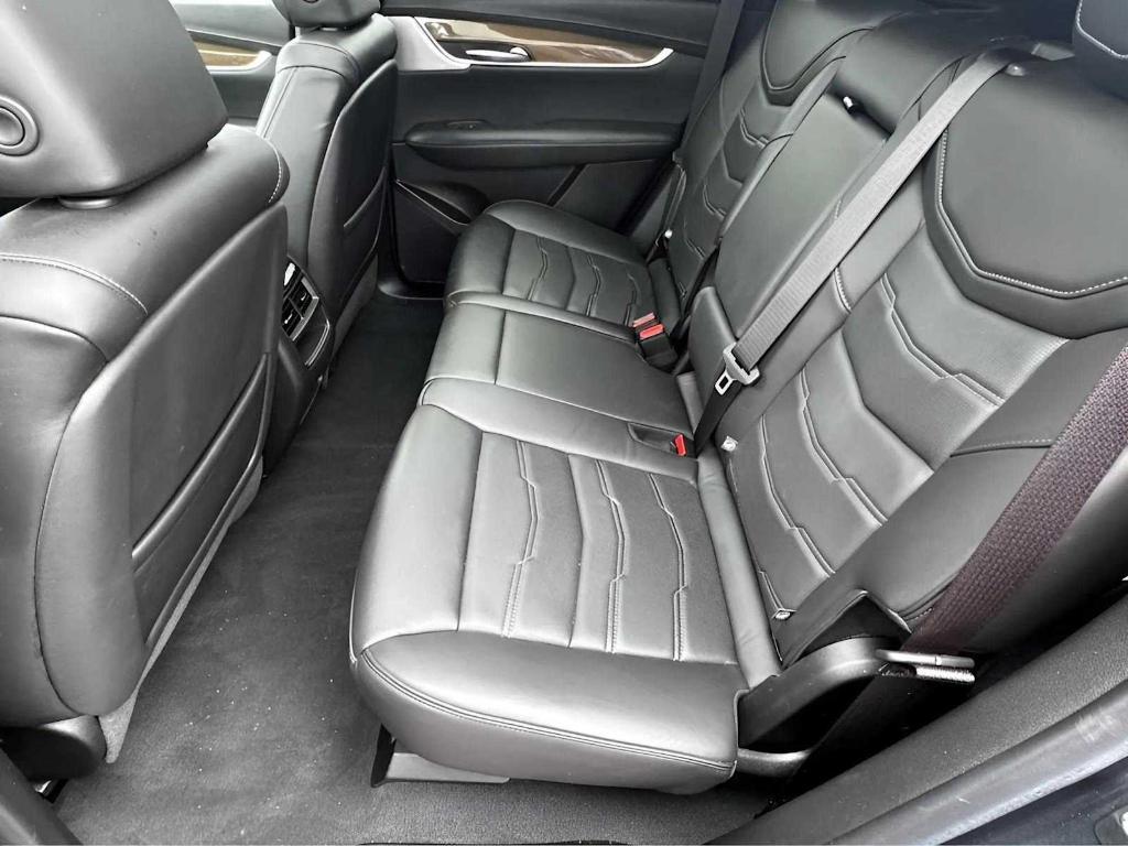 used 2021 Cadillac XT5 car, priced at $39,998