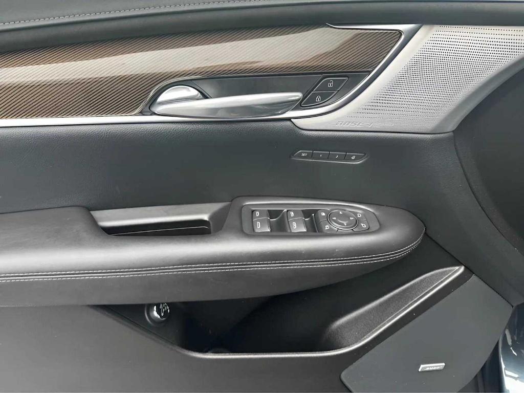 used 2021 Cadillac XT5 car, priced at $39,998
