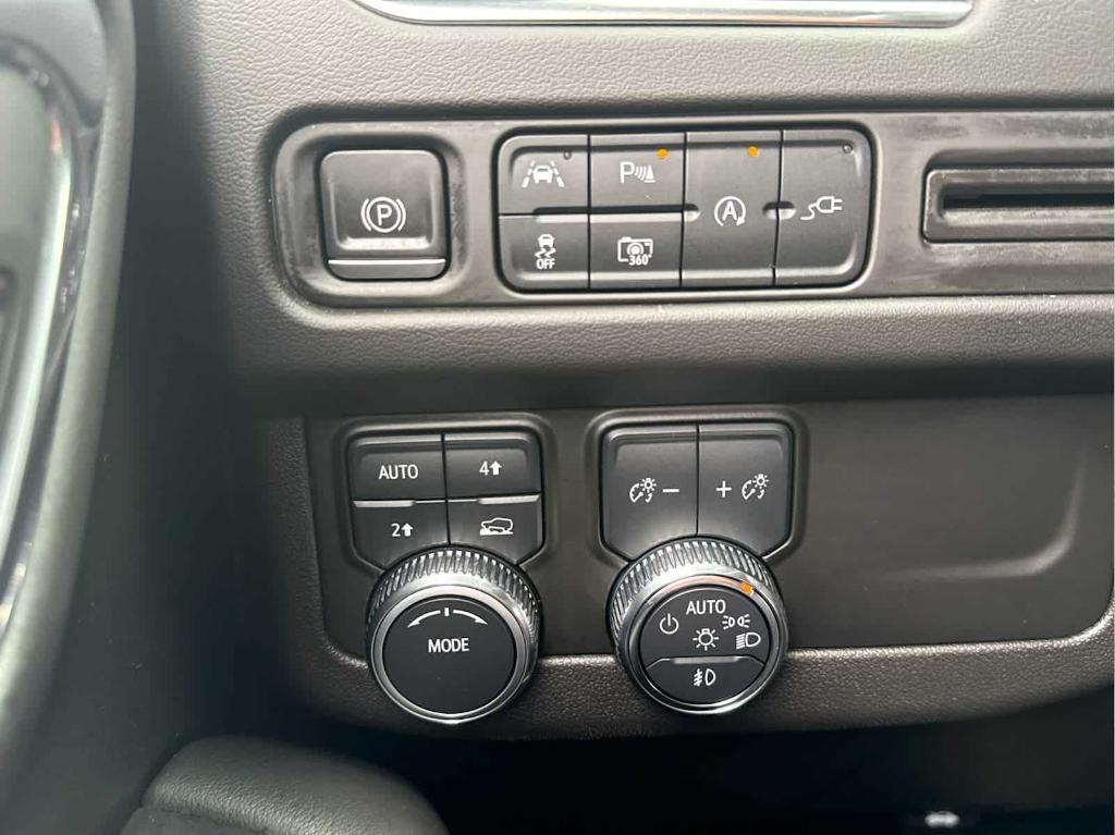 used 2022 GMC Yukon car, priced at $49,998