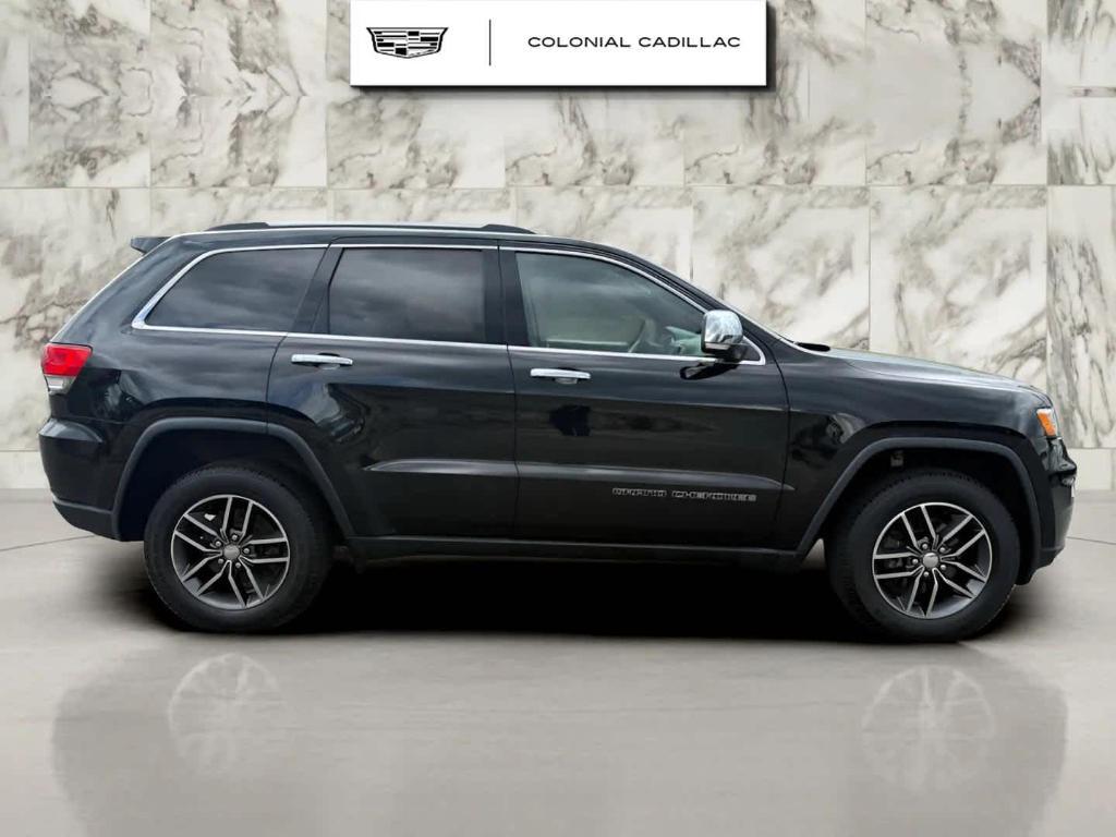 used 2017 Jeep Grand Cherokee car, priced at $17,444