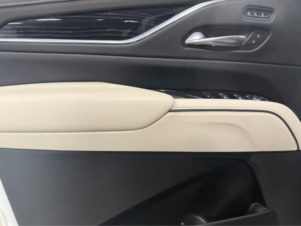 used 2021 Cadillac Escalade ESV car, priced at $65,998