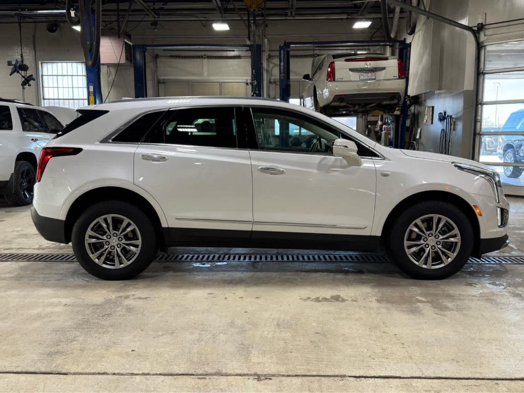 used 2022 Cadillac XT5 car, priced at $38,997