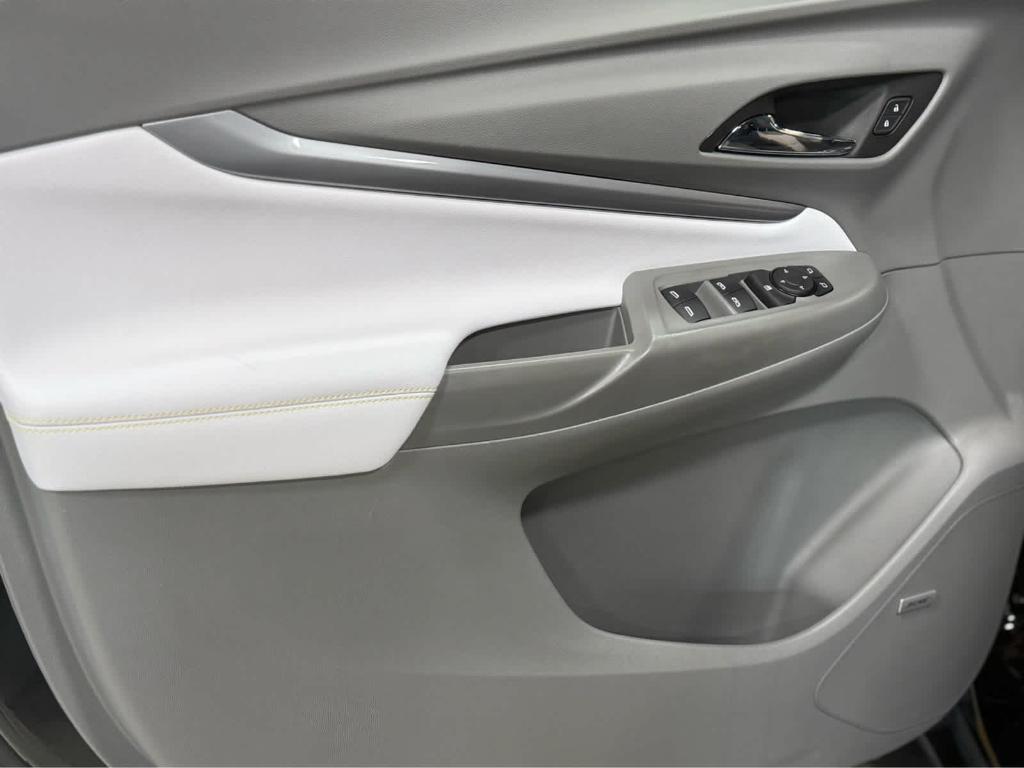 used 2023 Chevrolet Bolt EUV car, priced at $24,998