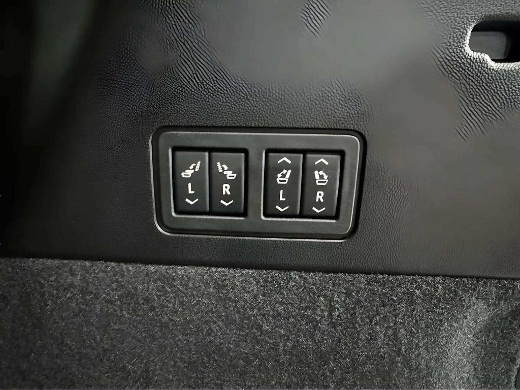 used 2025 Cadillac XT6 car, priced at $67,260
