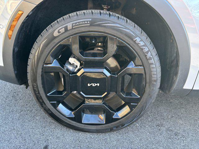 used 2024 Kia Sorento car, priced at $33,295