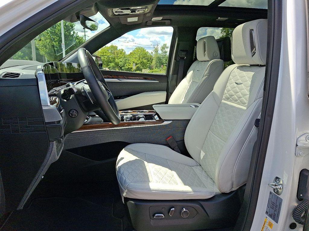 used 2025 Cadillac Escalade ESV car, priced at $119,995