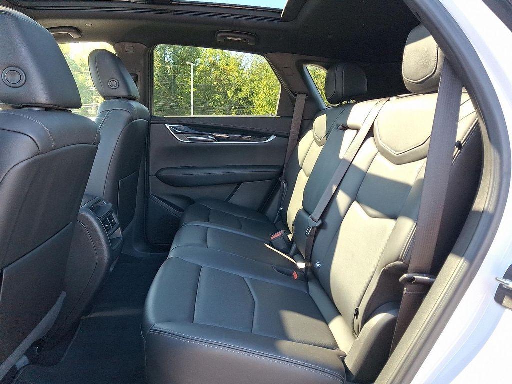 used 2022 Cadillac XT5 car, priced at $30,794